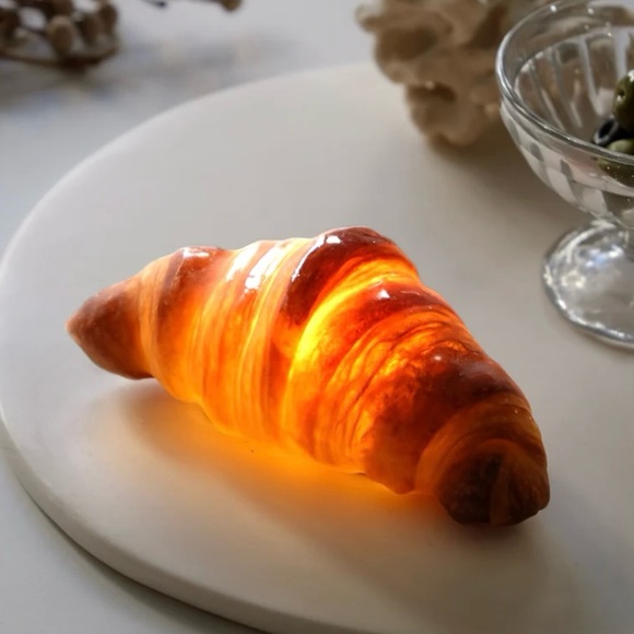 Croissant Lamp - Picture 1 of 6